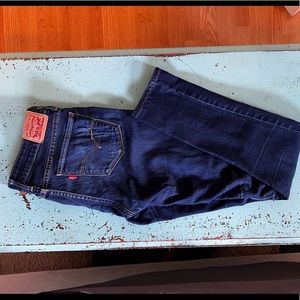 Levi Women’s 711 Skinny Jeans